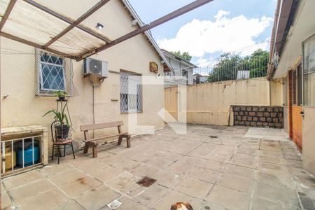 Casa à venda com 360m², 3 quartos e 2 vagas Casa à venda com 360m², 3 quartos e 2 vagasQuintal