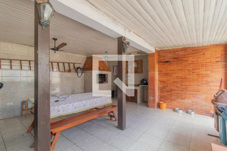 Casa à venda com 360m², 3 quartos e 2 vagas Casa à venda com 360m², 3 quartos e 2 vagasQuintal