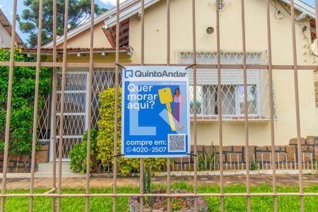 Casa à venda com 360m², 3 quartos e 2 vagas Casa à venda com 360m², 3 quartos e 2 vagasFachada