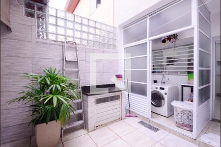 Casa à venda com 130m², 4 quartos e 2 vagasÁrea de Serviço