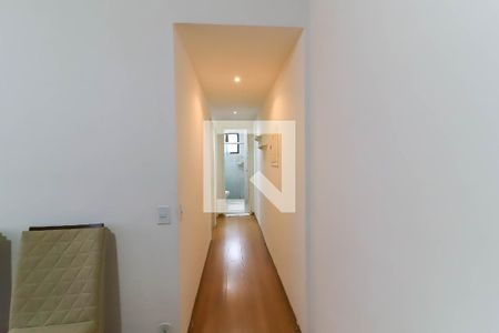 Corredor de apartamento para alugar com 2 quartos, 58m² em Parque Taboão, Taboão da Serra