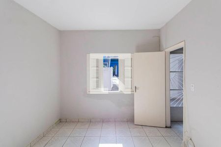 Quarto 1 de casa para alugar com 2 quartos, 65m² em Vila Paulistania, São Paulo