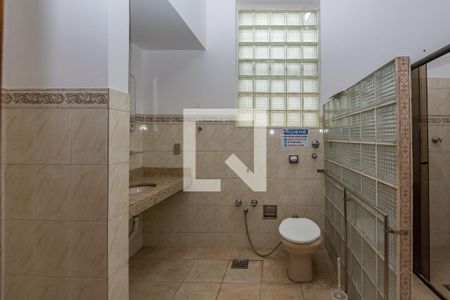 Casa para alugar com 700m², 4 quartos e 8 vagasBanheiro Social