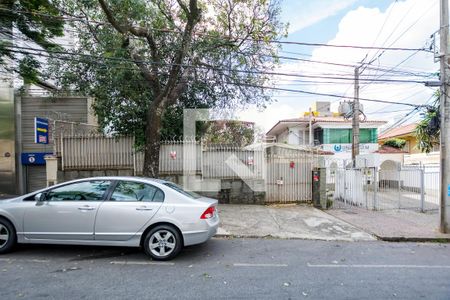 Casa para alugar com 700m², 4 quartos e 8 vagasFachada