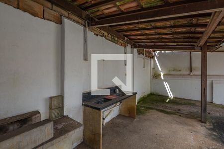 Casa para alugar com 700m², 4 quartos e 8 vagasQuintal