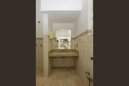 Casa para alugar com 700m², 4 quartos e 8 vagasBanheiro Social