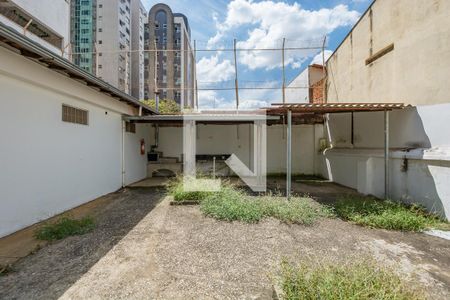 Casa para alugar com 700m², 4 quartos e 8 vagasQuintal
