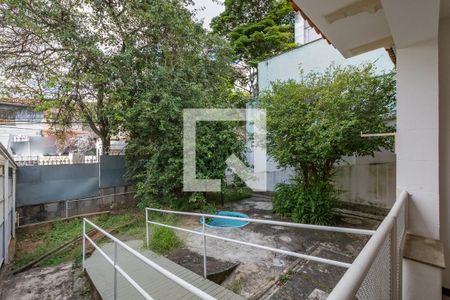 Casa para alugar com 700m², 4 quartos e 8 vagasEntrada