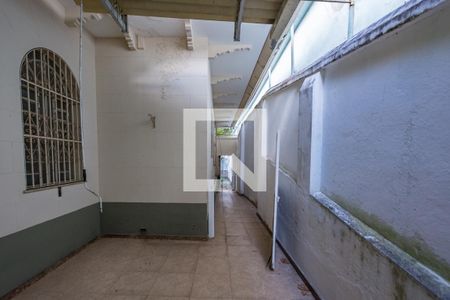 Casa para alugar com 700m², 4 quartos e 8 vagasEntrada