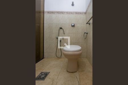 Casa para alugar com 700m², 4 quartos e 8 vagasBanheiro Social