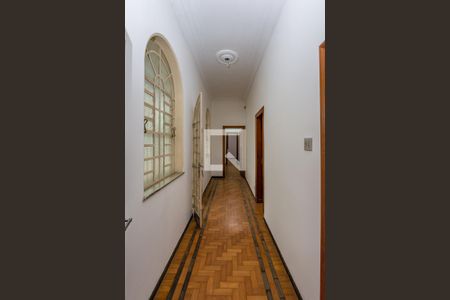 Casa para alugar com 700m², 4 quartos e 8 vagasCorredor