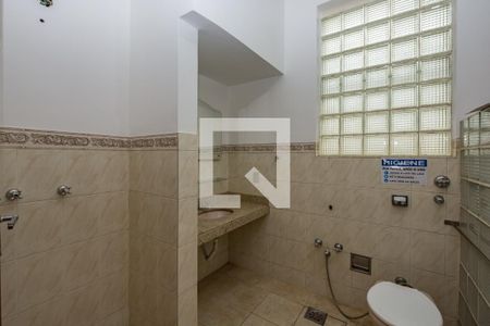 Casa para alugar com 700m², 4 quartos e 8 vagasBanheiro Social