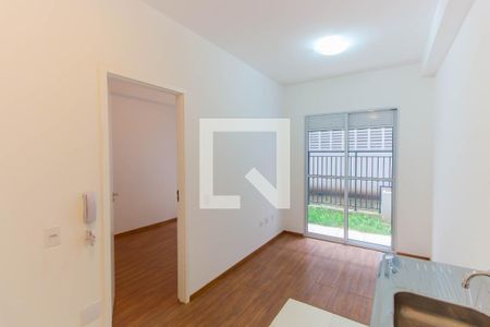 Sala/Cozinha de apartamento para alugar com 1 quarto, 31m² em Vila Tolstoi, São Paulo