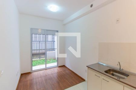 Sala/Cozinha de apartamento para alugar com 1 quarto, 31m² em Vila Tolstoi, São Paulo