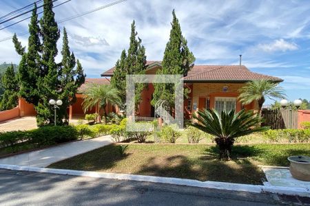 Casa de condomínio à venda com 1400m², 5 quartos e 6 vagasFachada