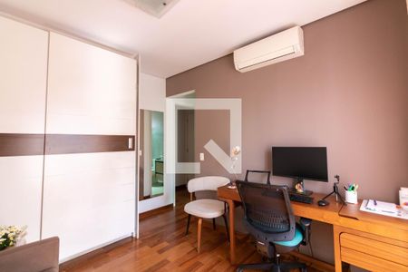 Apartamento à venda com 208m², 3 quartos e 4 vagasSuíte 2