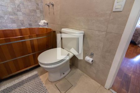 Apartamento à venda com 208m², 3 quartos e 4 vagasSuíte 1, banheiro