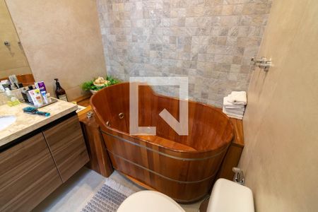 Apartamento à venda com 208m², 3 quartos e 4 vagasSuíte 1, banheiro