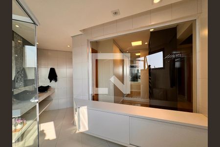 Apartamento à venda com 160m², 3 quartos e 3 vagasBanheiro suíte 3