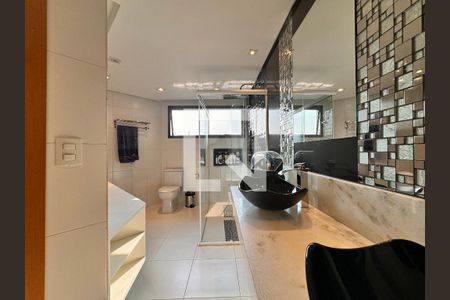 Apartamento à venda com 160m², 3 quartos e 3 vagasBanheiro suíte 3