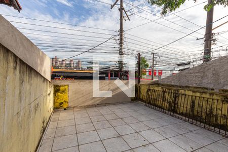 Casa à venda com 141m², 2 quartos e 1 vaga Casa à venda com 141m², 2 quartos e 1 vagaVaranda
