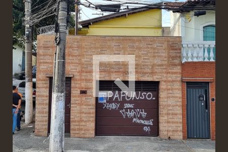 Casa à venda com 141m², 2 quartos e 1 vaga Casa à venda com 141m², 2 quartos e 1 vagaFachada
