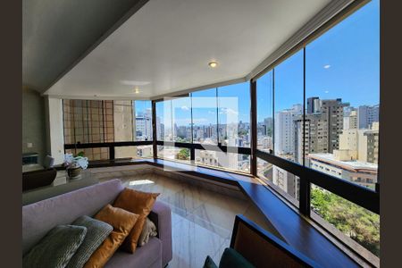 Apartamento à venda com 150m², 4 quartos e 2 vagas Apartamento à venda com 150m², 4 quartos e 2 vagasSala