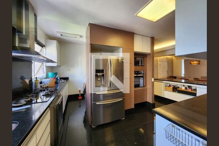 Apartamento à venda com 150m², 4 quartos e 2 vagas Apartamento à venda com 150m², 4 quartos e 2 vagasCozinha