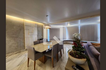 Apartamento à venda com 150m², 4 quartos e 2 vagas Apartamento à venda com 150m², 4 quartos e 2 vagasSala