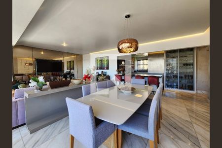 Apartamento à venda com 150m², 4 quartos e 2 vagas Apartamento à venda com 150m², 4 quartos e 2 vagasSala