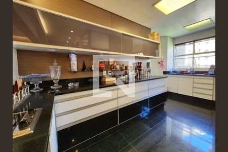 Apartamento à venda com 150m², 4 quartos e 2 vagas Apartamento à venda com 150m², 4 quartos e 2 vagasCozinha