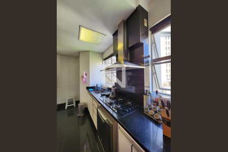 Apartamento à venda com 150m², 4 quartos e 2 vagas Apartamento à venda com 150m², 4 quartos e 2 vagasCozinha