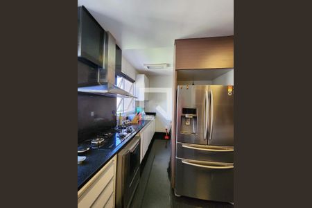 Apartamento à venda com 150m², 4 quartos e 2 vagas Apartamento à venda com 150m², 4 quartos e 2 vagasCozinha