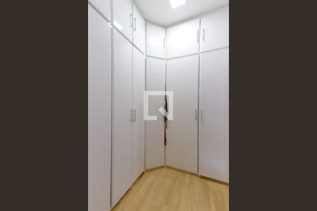 Casa à venda com 232m², 3 quartos e 4 vagasCloset Suíte 1