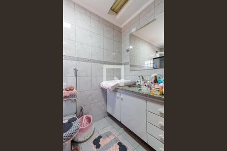 Casa à venda com 232m², 3 quartos e 4 vagasBanheiro da Suíte 2