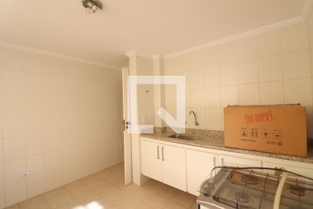 Casa à venda com 277m², 4 quartos e 5 vagasCozinha 2