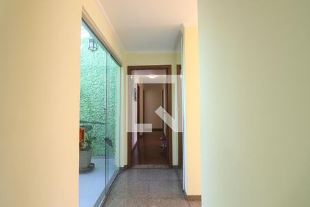 Casa à venda com 277m², 4 quartos e 5 vagasCorredor