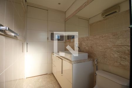 Apartamento para alugar com 280m², 3 quartos e 3 vagasBanheiro da Suíte
