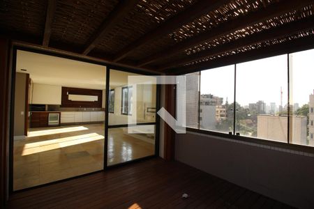 Apartamento para alugar com 280m², 3 quartos e 3 vagasDeck fechado