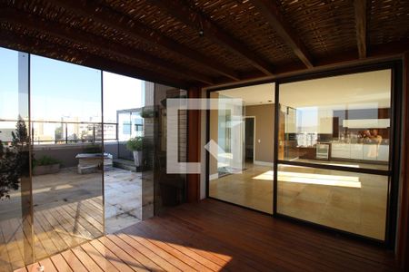 Apartamento para alugar com 280m², 3 quartos e 3 vagasDeck fechado