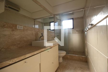 Apartamento para alugar com 280m², 3 quartos e 3 vagasBanheiro da Suíte
