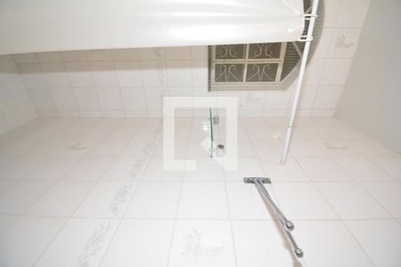 Casa à venda com 77m², 2 quartos e 1 vagaBanheiro