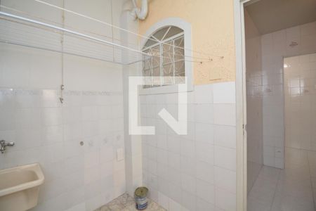 Casa à venda com 77m², 2 quartos e 1 vagaÁrea de Serviço