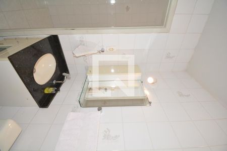 Casa à venda com 77m², 2 quartos e 1 vagaBanheiro