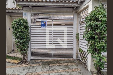 Casa para alugar com 300m², 4 quartos e 5 vagasFachada