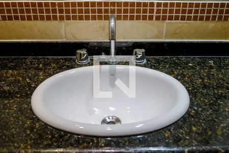 Casa para alugar com 300m², 4 quartos e 5 vagasLavabo