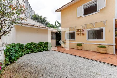 Casa para alugar com 300m², 4 quartos e 5 vagasChurrasqueira