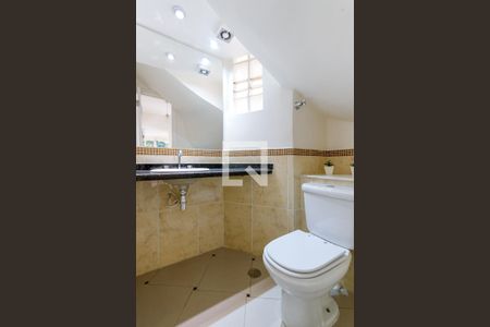 Casa para alugar com 300m², 4 quartos e 5 vagasLavabo