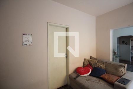 Casa à venda com 360m², 6 quartos e 1 vagaCasa 2 - Sala