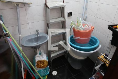 Casa à venda com 200m², 3 quartos e 3 vagasBanheiro da Area de Serviço